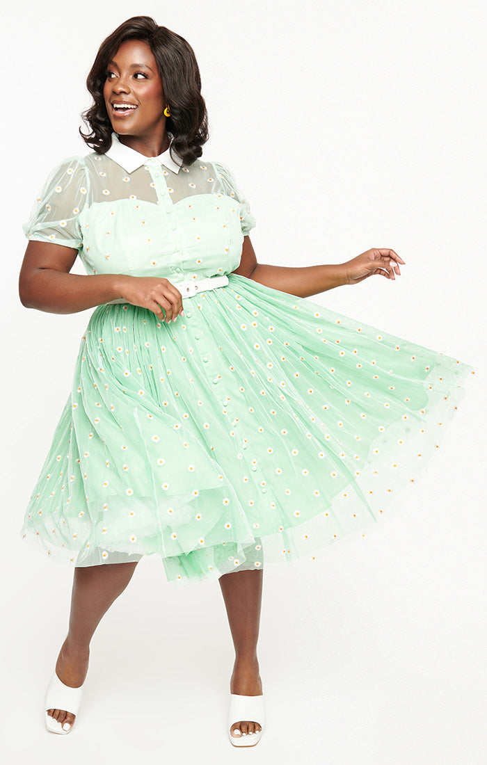 1950s Green and white Daisy Print Hollie Swing Dress